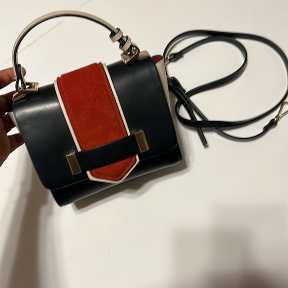 Zara Handbags - Zara Women beautiful crossbody bag